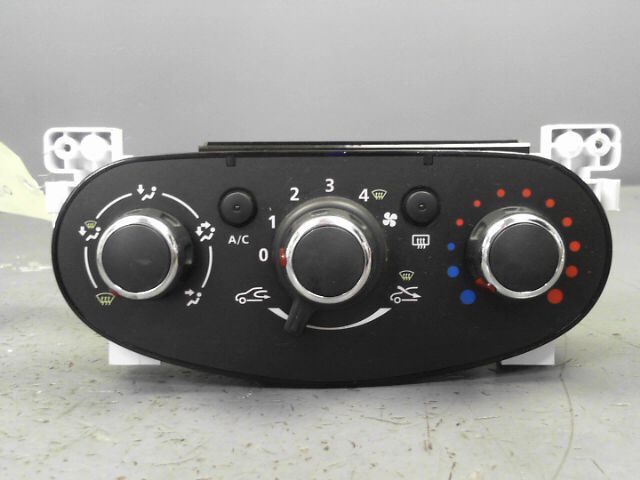 Commande chauffage DACIA SANDERO 0.9 Tce 90ch Stepway Prestige Essence - 1