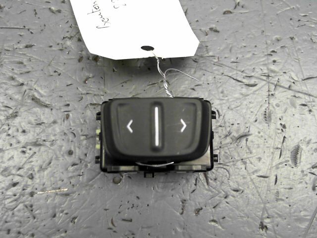 Interrupteur de leve vitre avant gauche DACIA SANDERO 0.9 Tce 90ch Stepway Prestige Essence - 1