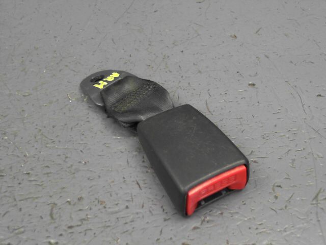 Attache ceinture arriere centrale CITROEN C3 1.4 HDi 70 Diesel - 1