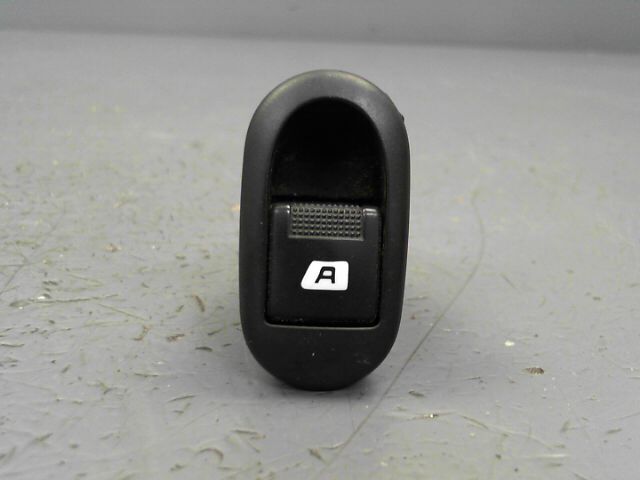 Interrupteur de leve vitre avant gauche CITROEN C3 1.4 HDi 70 Diesel - 1
