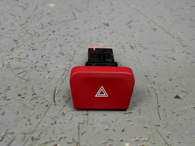 Bouton de warning CITROEN C4 PICASSO 2.0 HDi 138ch FAP Exclusive BV6P 7 plac Diesel - 1