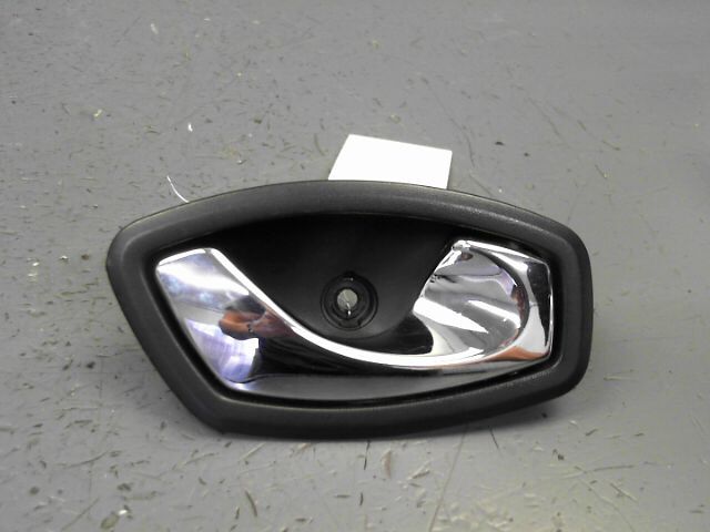 Poignee interieur avant droit RENAULT CLIO Diesel - 1