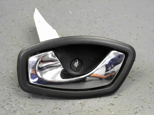Poignee interieur avant gauche RENAULT CLIO Diesel - 1