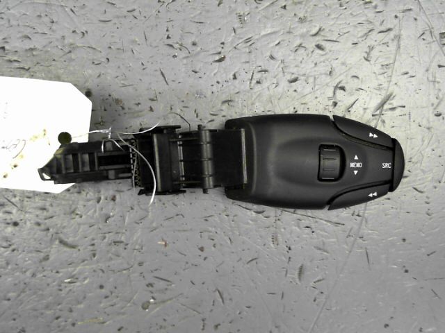 Commande autoradio PEUGEOT 207 SW 1.6 HDI 16v 92ch Business Diesel - 1