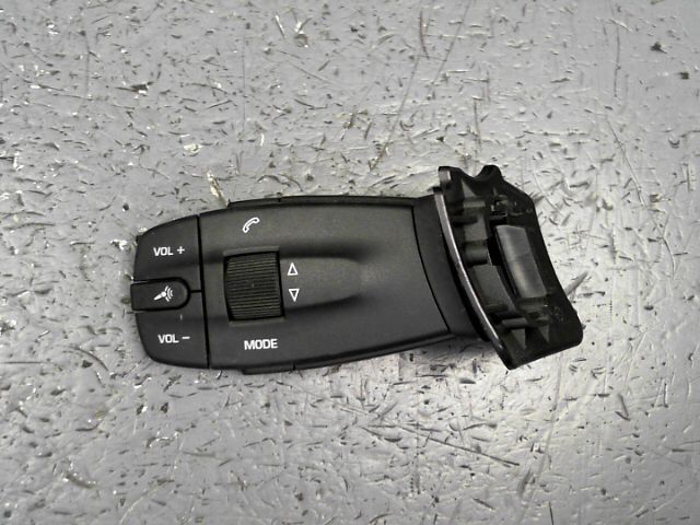 Commande autoradio SEAT IBIZA 1.2 TDi 75ch CR FAP Diesel - 1