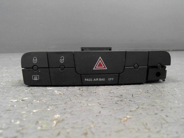 Bouton de warning SEAT IBIZA 1.2 TDi 75ch CR FAP Diesel - 1