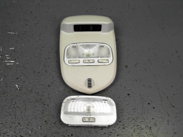 Eclairage de plafonnier PEUGEOT 3008 1.6 HDi 110 FAP Premium Diesel - 1