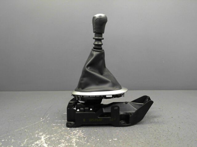 Levier de vitesses NISSAN JUKE 1.2i DIG-T 115ch N-Tec Essence - 1