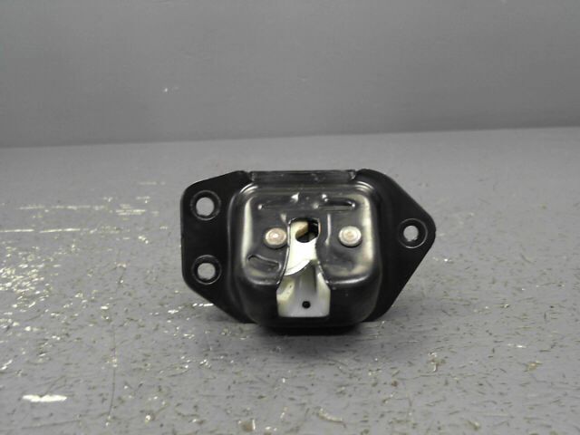 Serrure de hayon NISSAN JUKE 1.2i DIG-T 115ch N-Tec Essence - 1