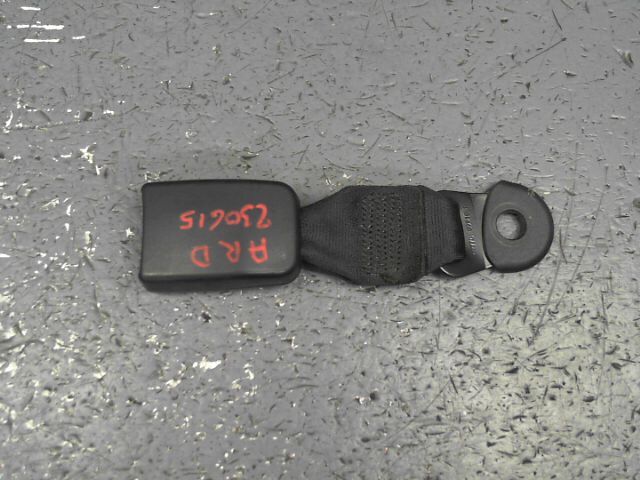 Attache ceinture arriere droit FORD FOCUS C-MAX 1.8 TDCi 115ch Trend Diesel - 1