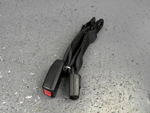 Attache ceinture arriere centrale FORD FOCUS C-MAX 1.8 TDCi 115ch Trend Diesel - 1