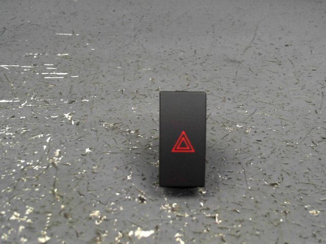 Bouton de warning FORD FOCUS C-MAX 1.8 TDCi 115ch Trend Diesel - 1