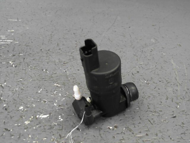 Pompe lave glace avant PEUGEOT 208 1.6 BlueHDi 75ch FAP Active Diesel - 1
