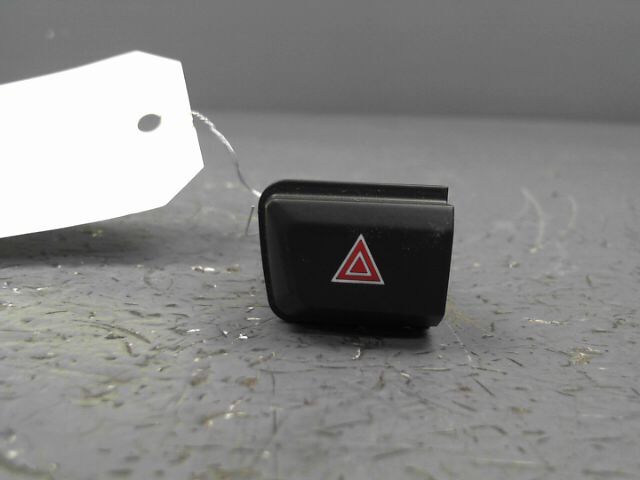 Bouton de warning PEUGEOT 208 1.6 BlueHDi 75ch FAP Active Diesel - 1