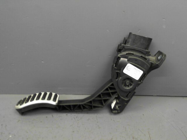 Pedale d'accelerateur VOLVO XC60 2.4 D3 163cv AWD FAP Diesel - 1