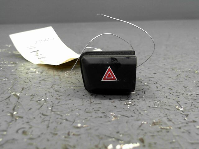 Bouton de warning PEUGEOT 2008 Diesel - 1