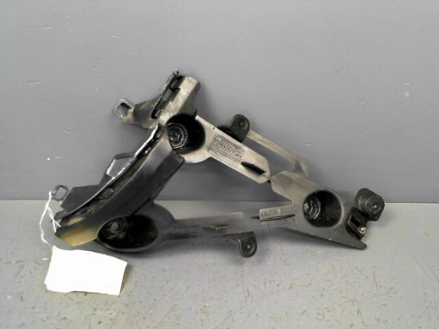 Support de pare chocs arriere PEUGEOT 2008 Diesel - 1