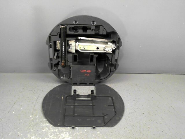 Cric RENAULT CLIO 1.2i 16v 75ch Pack Authentique Essence - 1