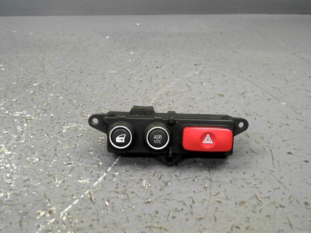 Bouton de warning ALFA ROMEO 159 1.9 JTDm 150ch Distinctive Diesel - 1