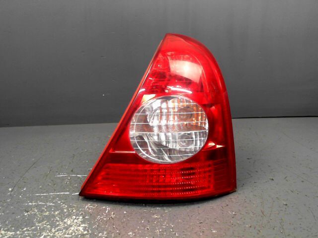 Feu arriere principal droit (feux) RENAULT CLIO Confort Authentique 1.5 dCi 80 Diesel - 1