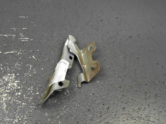 Charniere de capot RENAULT CLIO Confort Authentique 1.5 dCi 80 Diesel - 1