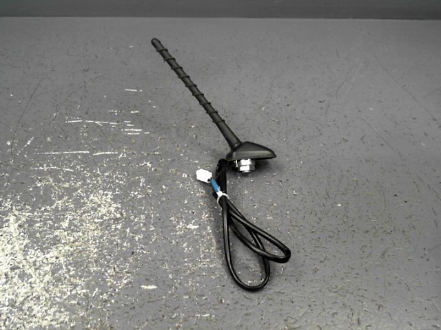Antenne TOYOTA YARIS Essence - 1