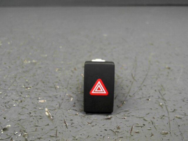 Bouton de warning VOLKSWAGEN GOLF 1.6 TDi 105 FAP CR Trend Diesel - 1