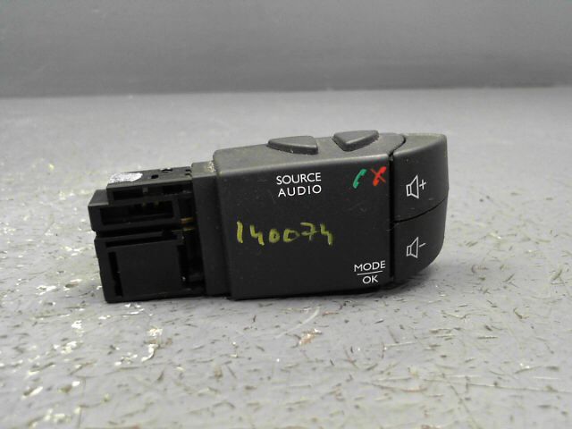 Commande autoradio RENAULT CLIO  - 1