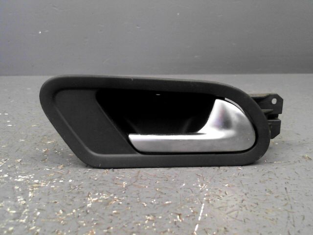 Poignee interieur avant droit VOLKSWAGEN SCIROCCO Essence - 1