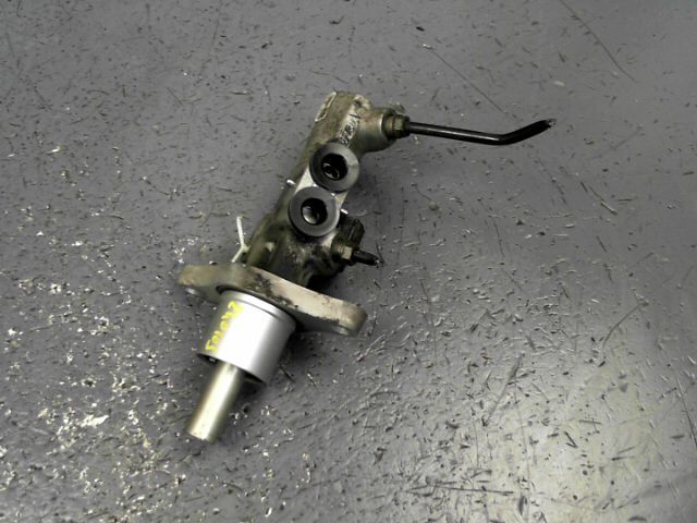 Maitre cylindre (freinage) VOLKSWAGEN SCIROCCO Essence - 1