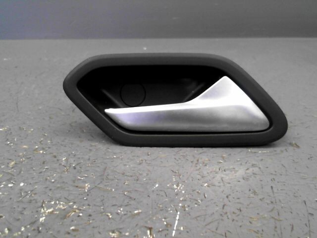 Poignee interieur avant droit DACIA DUSTER Essence - 1