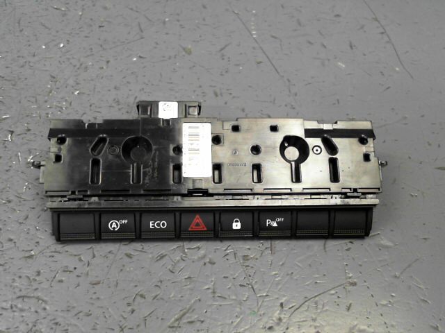 Bouton de warning DACIA DUSTER Essence - 1