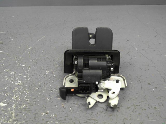 Serrure de hayon AUDI A3 Diesel - 1