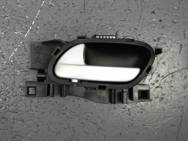Poignee interieur avant gauche PEUGEOT PARTNER 1.6 HDi 90 Loisirs Diesel - 1