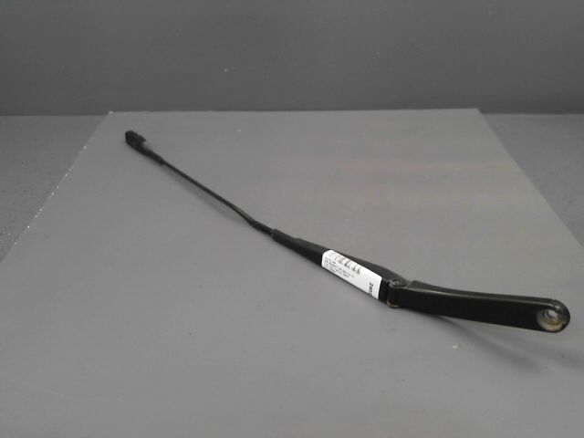 Bras essuie glace avant droit AUDI A4 2.0 TDi 143ch DPF Diesel - 1