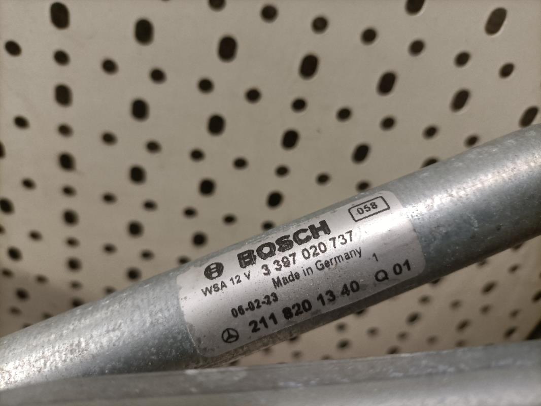 Moteur essuie glace avant