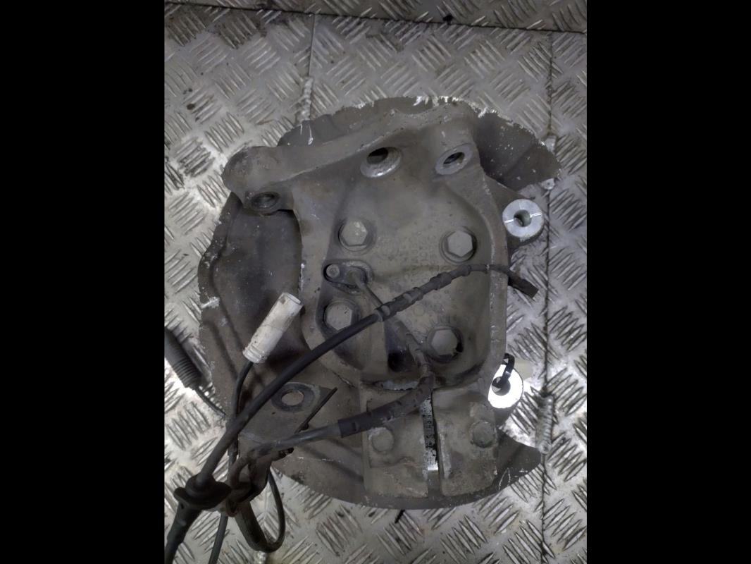 Moyeu avant gauche BMW SERIE 1 E87 PHASE 1  - 1