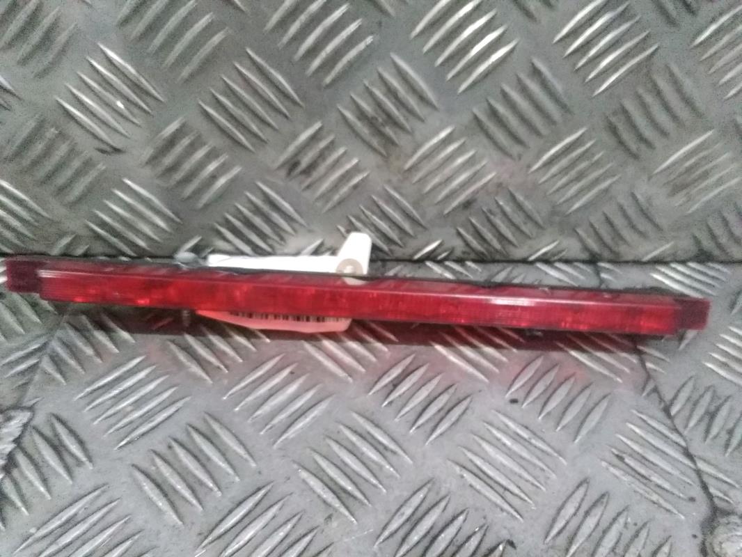 Feu arriere stop central AUDI A4 1 AVANT PHASE 2 BREAK  - 1