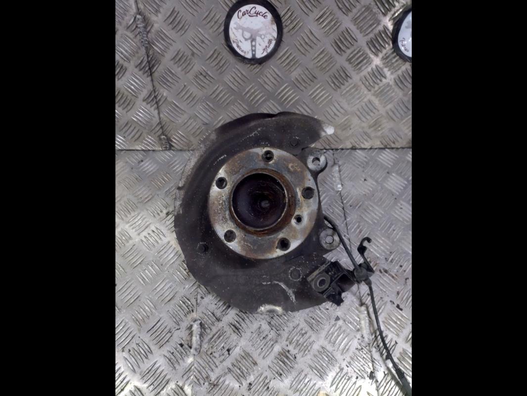 Moyeu avant gauche BMW SERIE 1 E87 PHASE 2  - 1