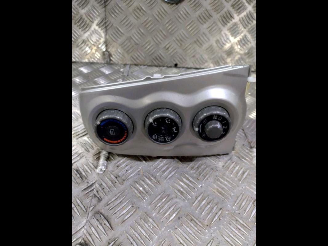 Commande chauffage TOYOTA YARIS 2 PHASE 1  - 1