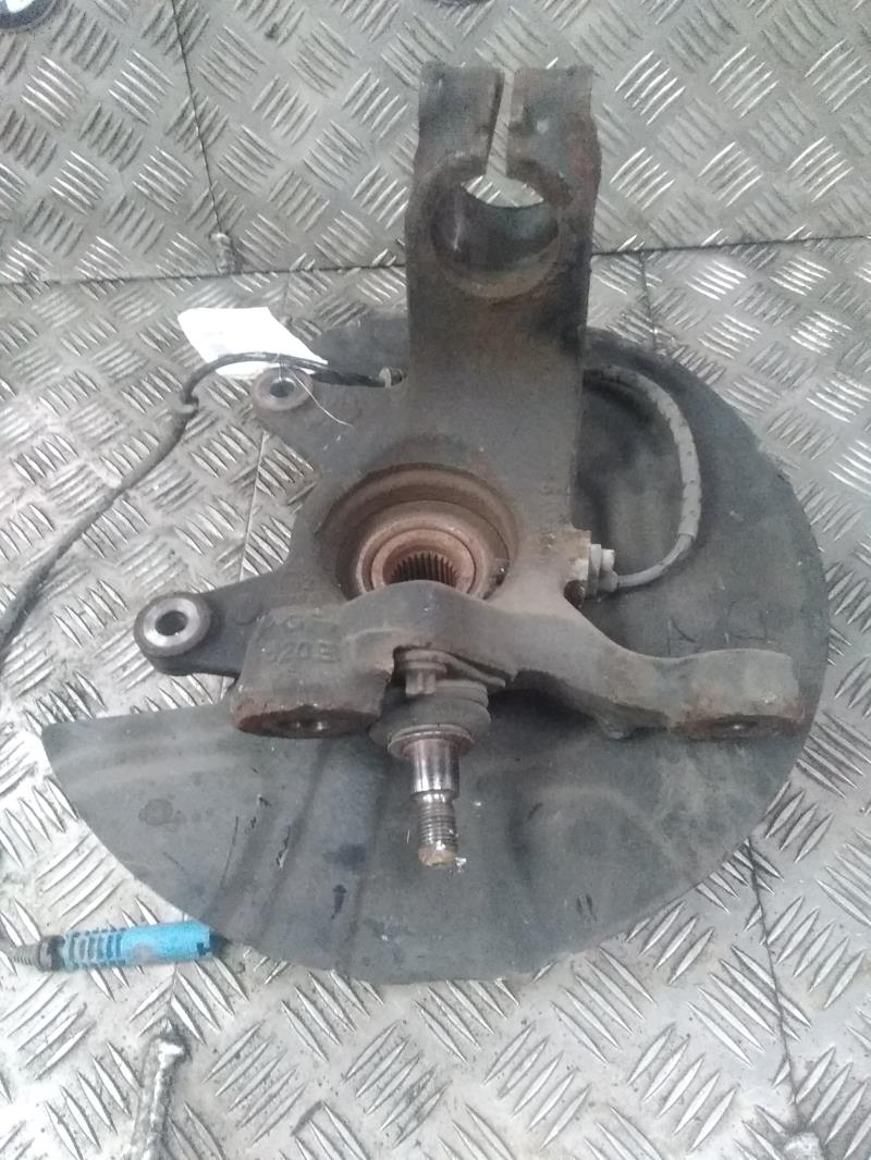 Moyeu avant gauche BMW X3 E83 PHASE 1  - 1