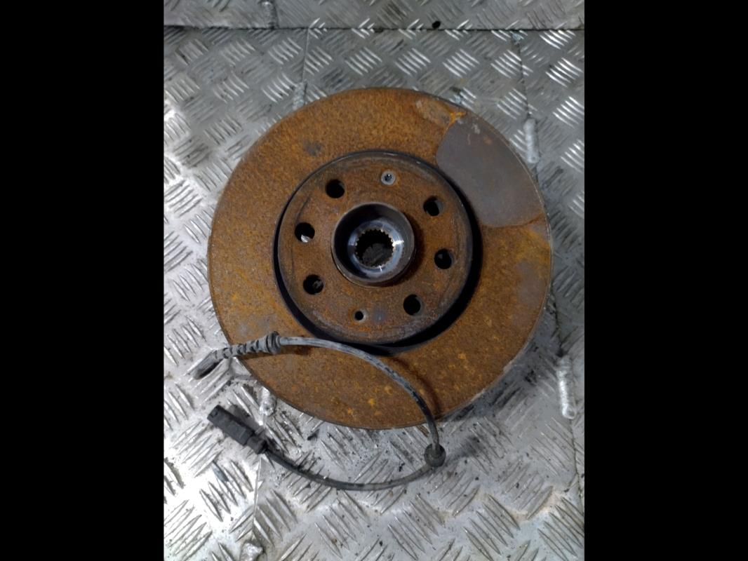 Moyeu avant gauche OPEL CORSA D PHASE 1  - 1