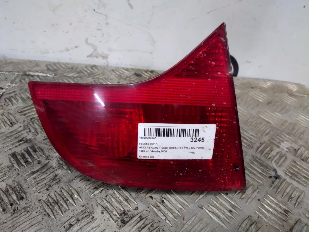 Feu arriere secondaire droit (feux) AUDI A4 2 AVANT PHASE 2 BREAK  - 1