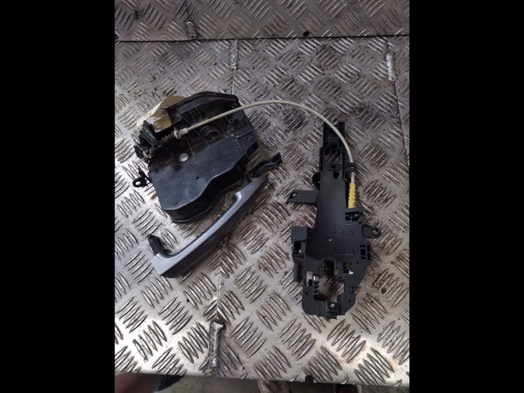 Serrure avant droit BMW SERIE 1 E87 PHASE 2  - 1