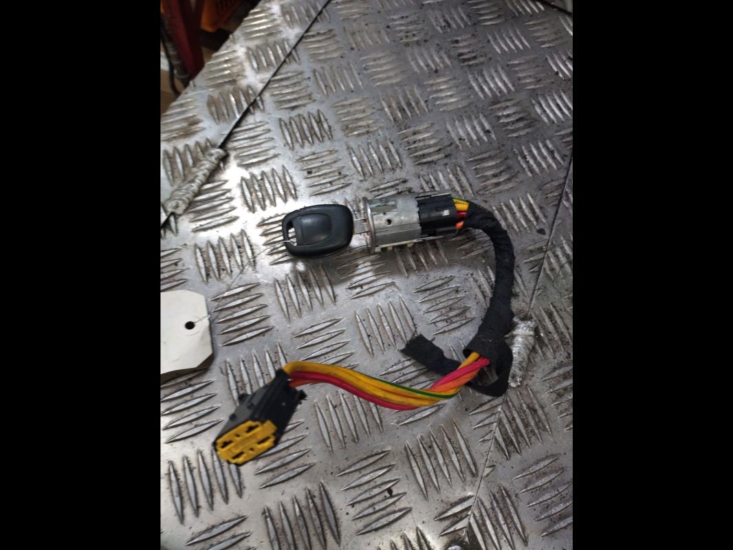 Antivol de direction RENAULT CLIO 2 PHASE 1  - 1