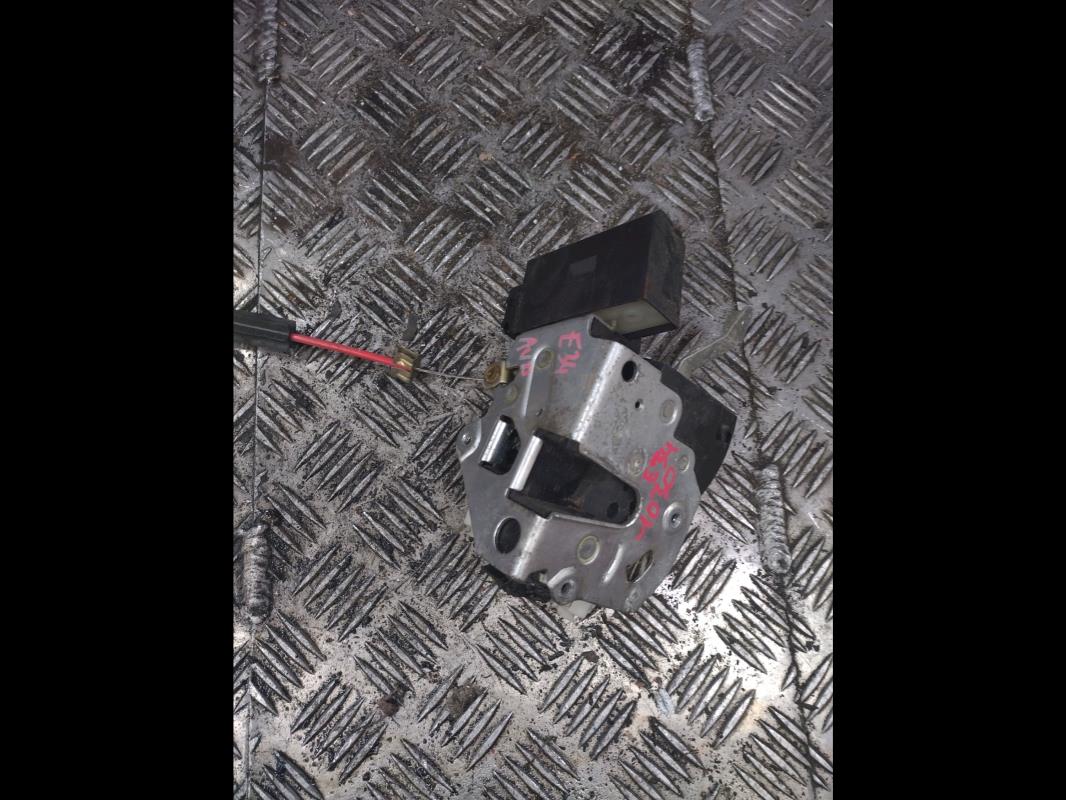 Serrure avant droit BMW SERIE 5 E34 TOURING BREAK  - 1