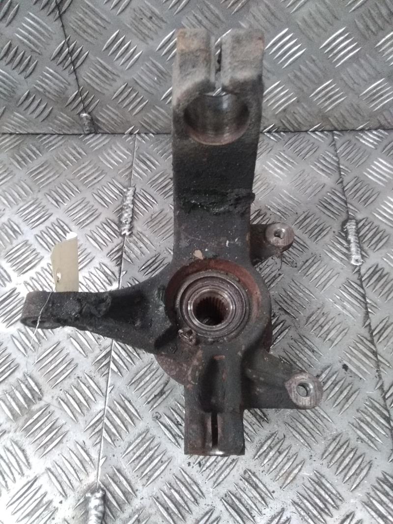 Moyeu avant gauche RENAULT SCENIC 2 PHASE 1  - 1