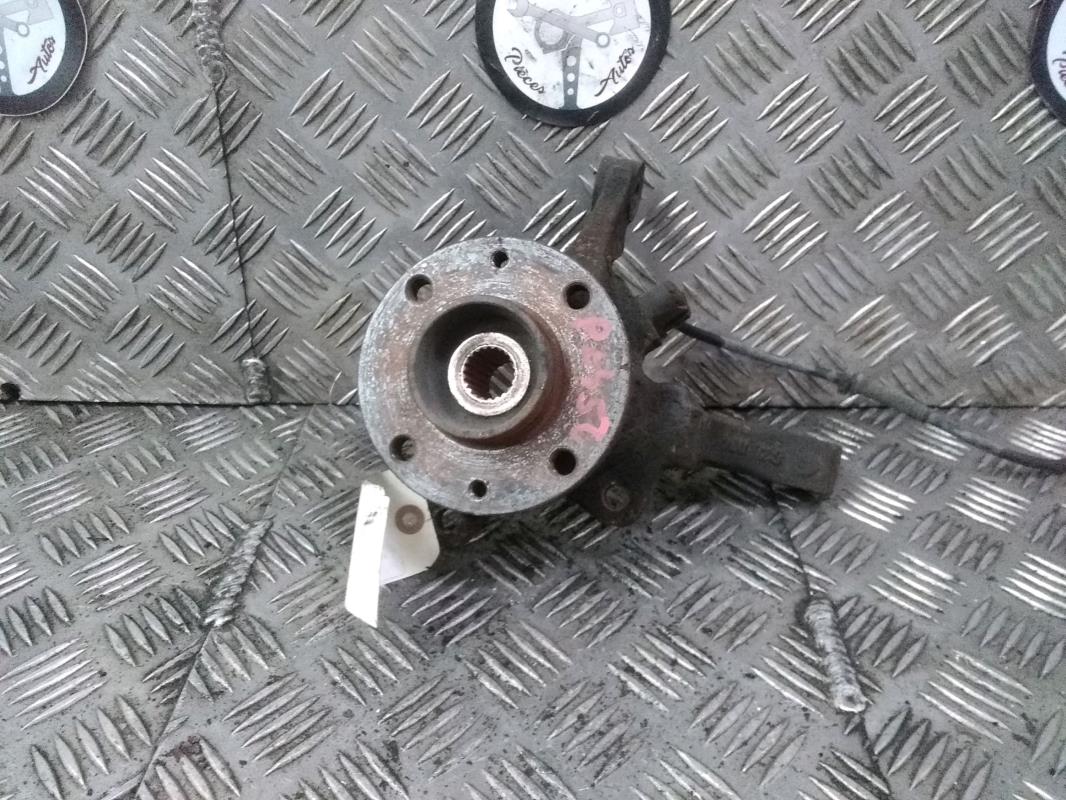 Moyeu avant droit RENAULT CLIO 2 PHASE 1  - 1