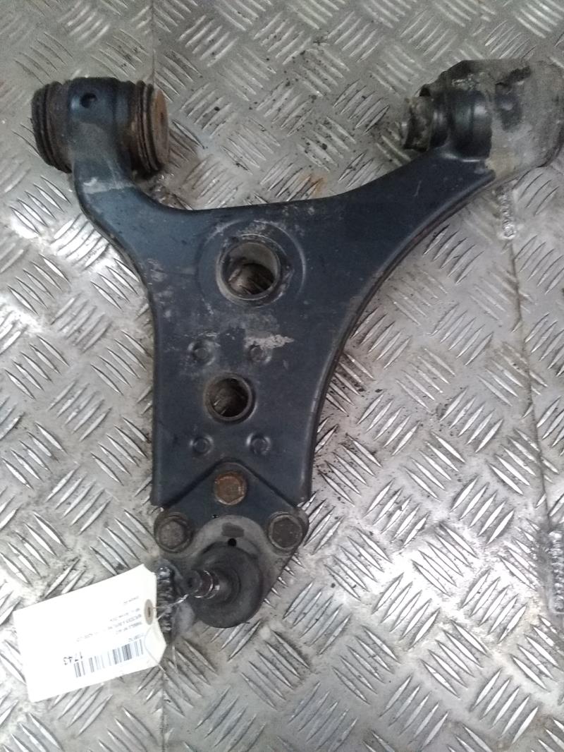 Triangle avant droit MERCEDES CLASSE A 169 PHASE 1  - 1