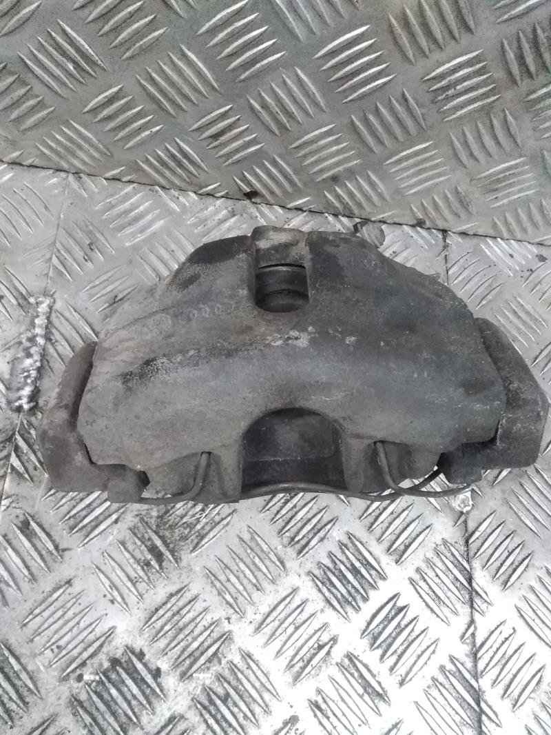 Etrier avant gauche (freinage) AUDI A6 2 AVANT PHASE 1 BREAK  - 1